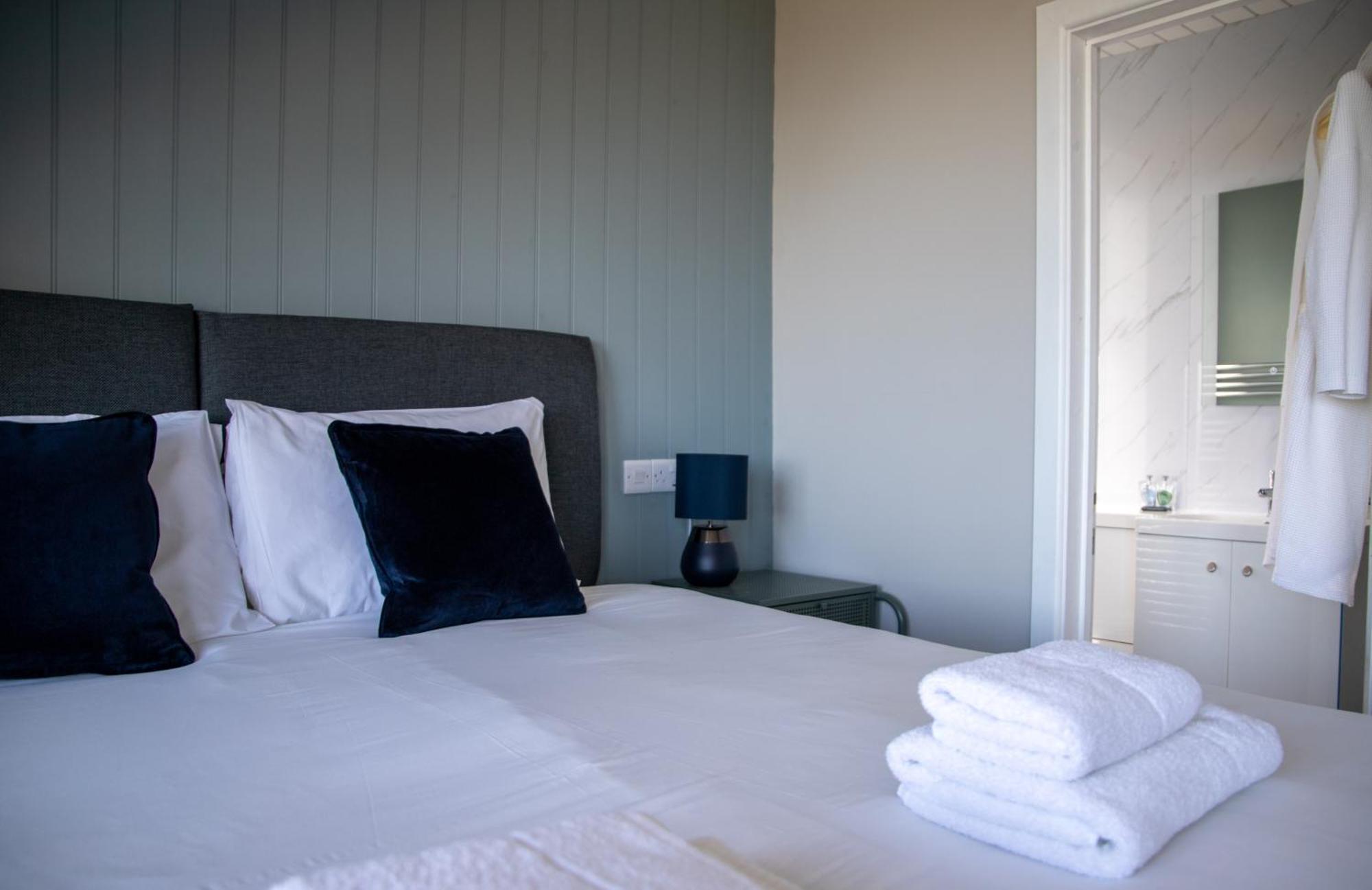 Oceanside Lifestyle Hotel New Quay Habitación foto